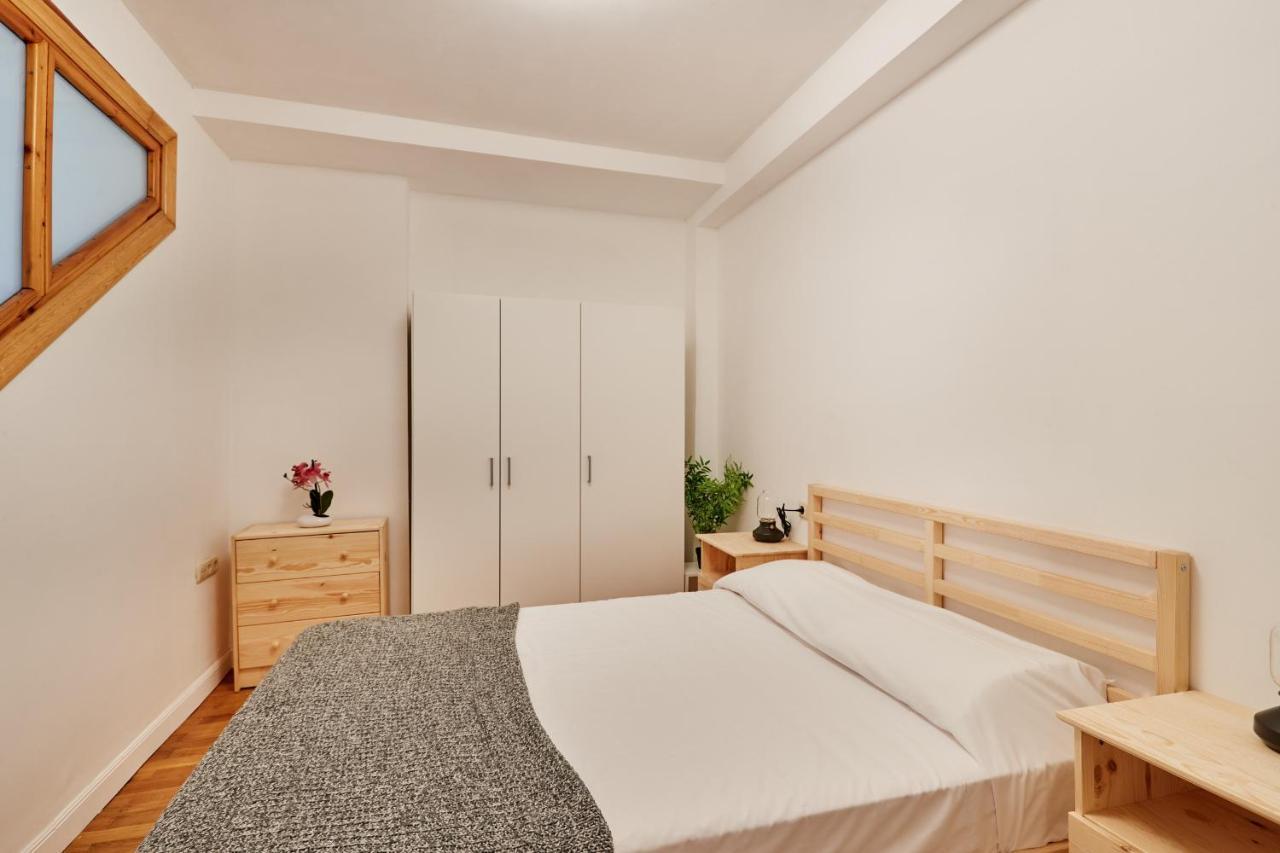 Appartamento Tuapartamento Centro Estafeta Deluxe Pamplona Esterno foto